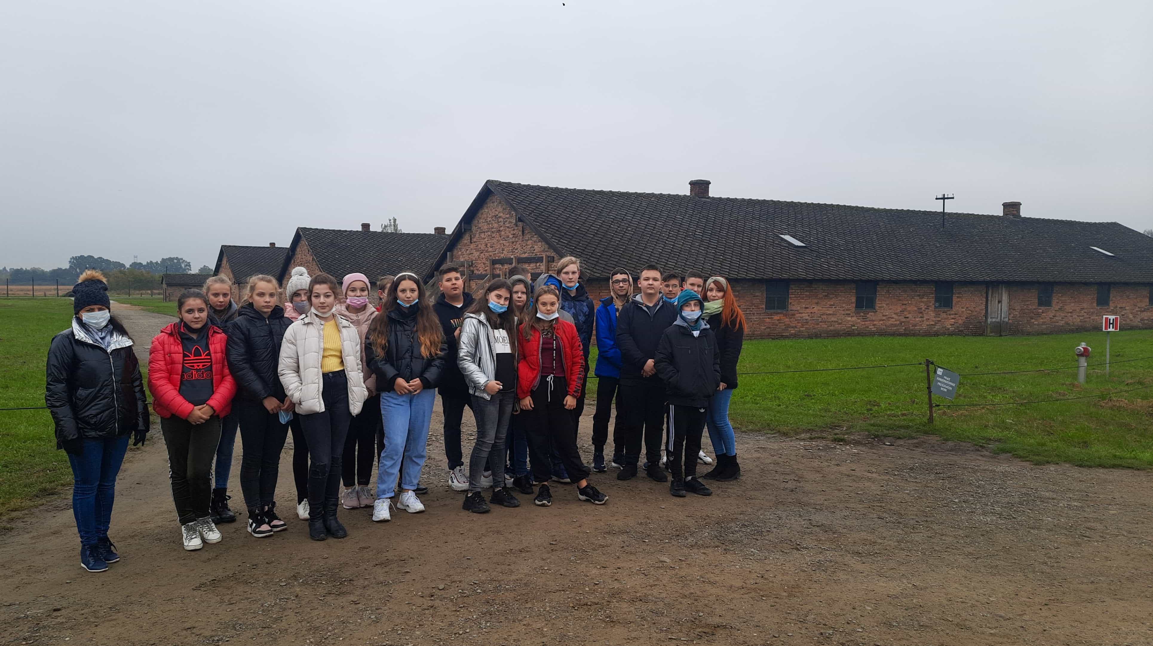 Pamięć o Auschwitz-Birkenau - klasa 7, zdj. 2