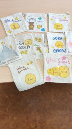 Przygotowane kartki informacyjne na akcję Góra Grosza 2025, zdjęcie 4 z 4