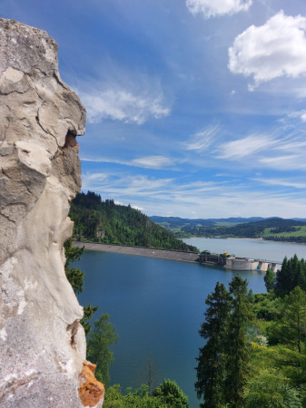 Widok na zaporę wodną w Niedzicy, zdjęcie 4 z 5